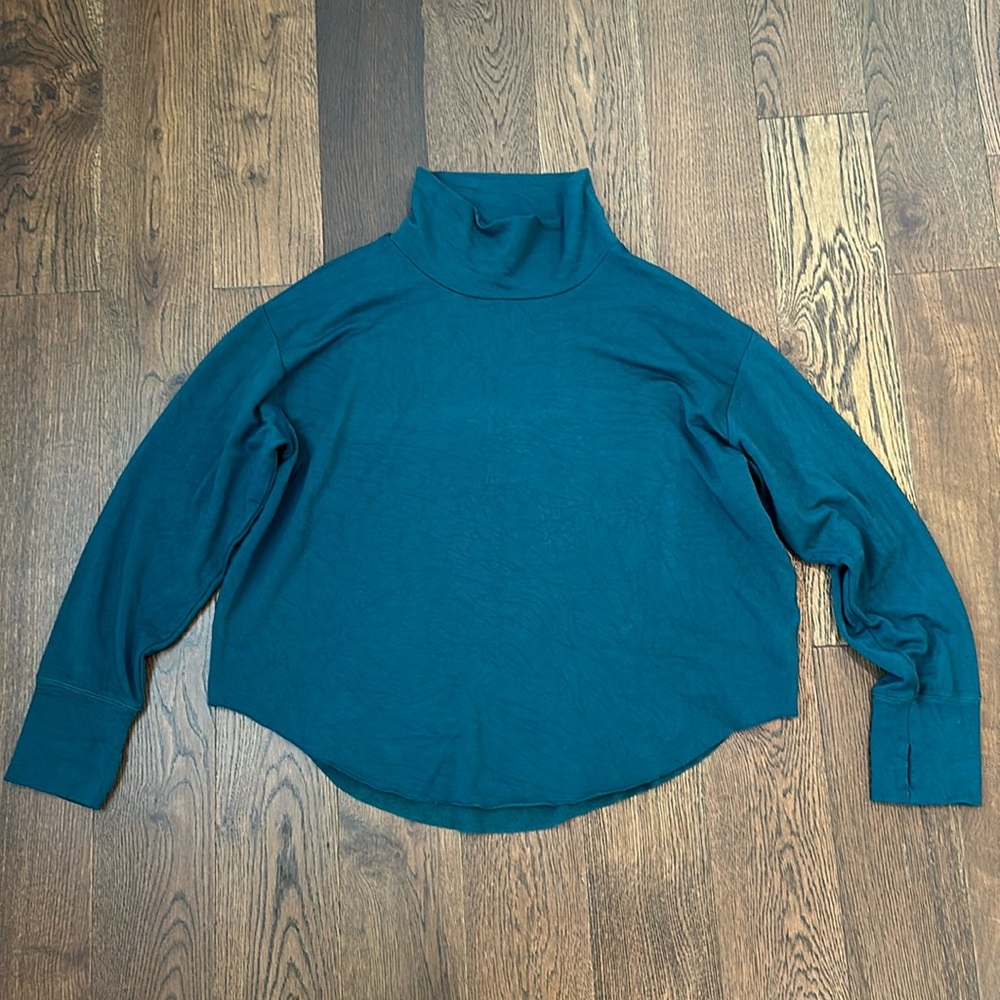 Aerie offline top
